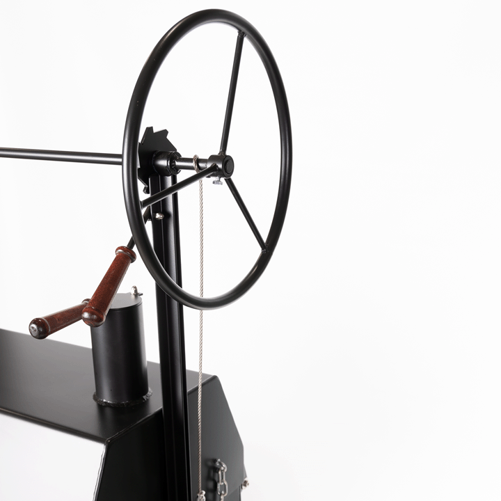 Gen V 1000 Series Original Braten Wood Fired Grill - grate wheel closeup